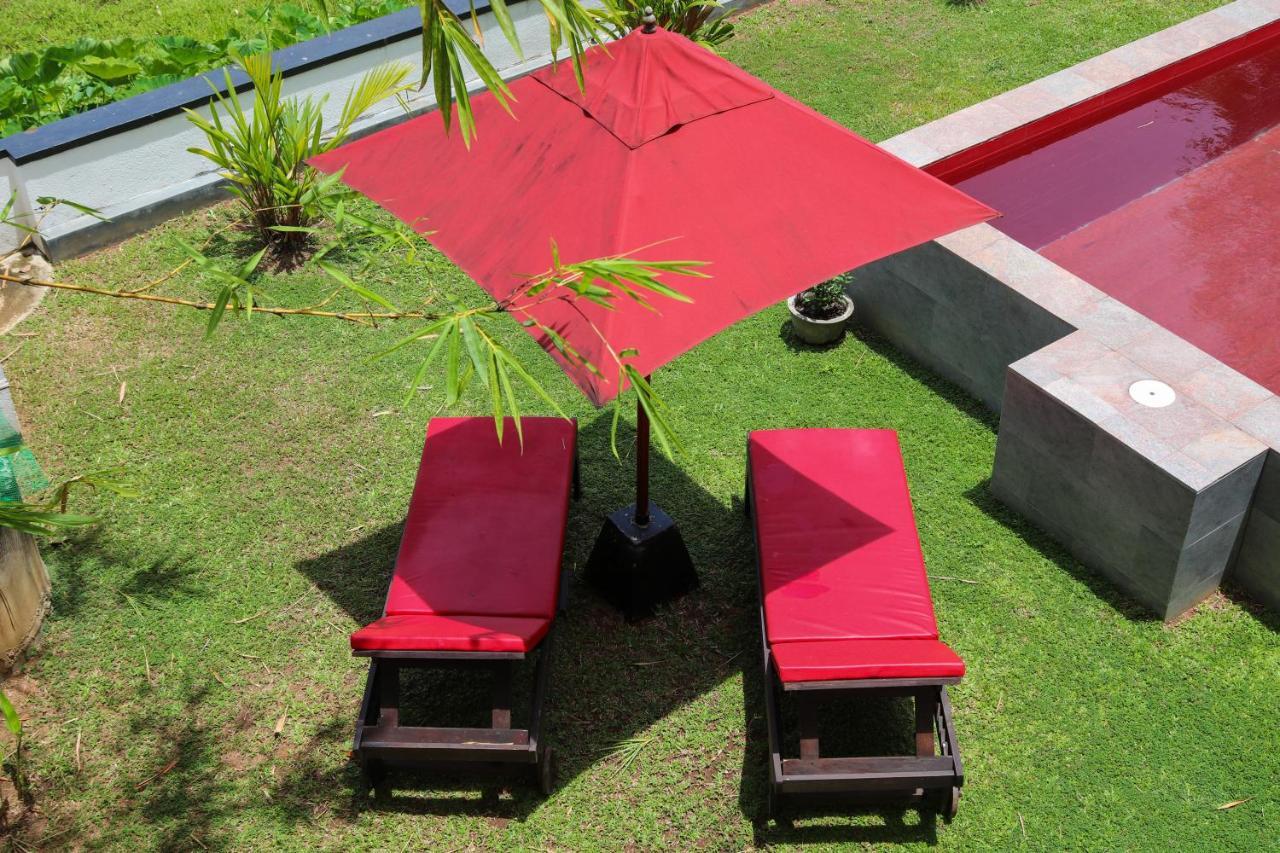 Villa Red Pool Hikkaduwa Bagian luar foto