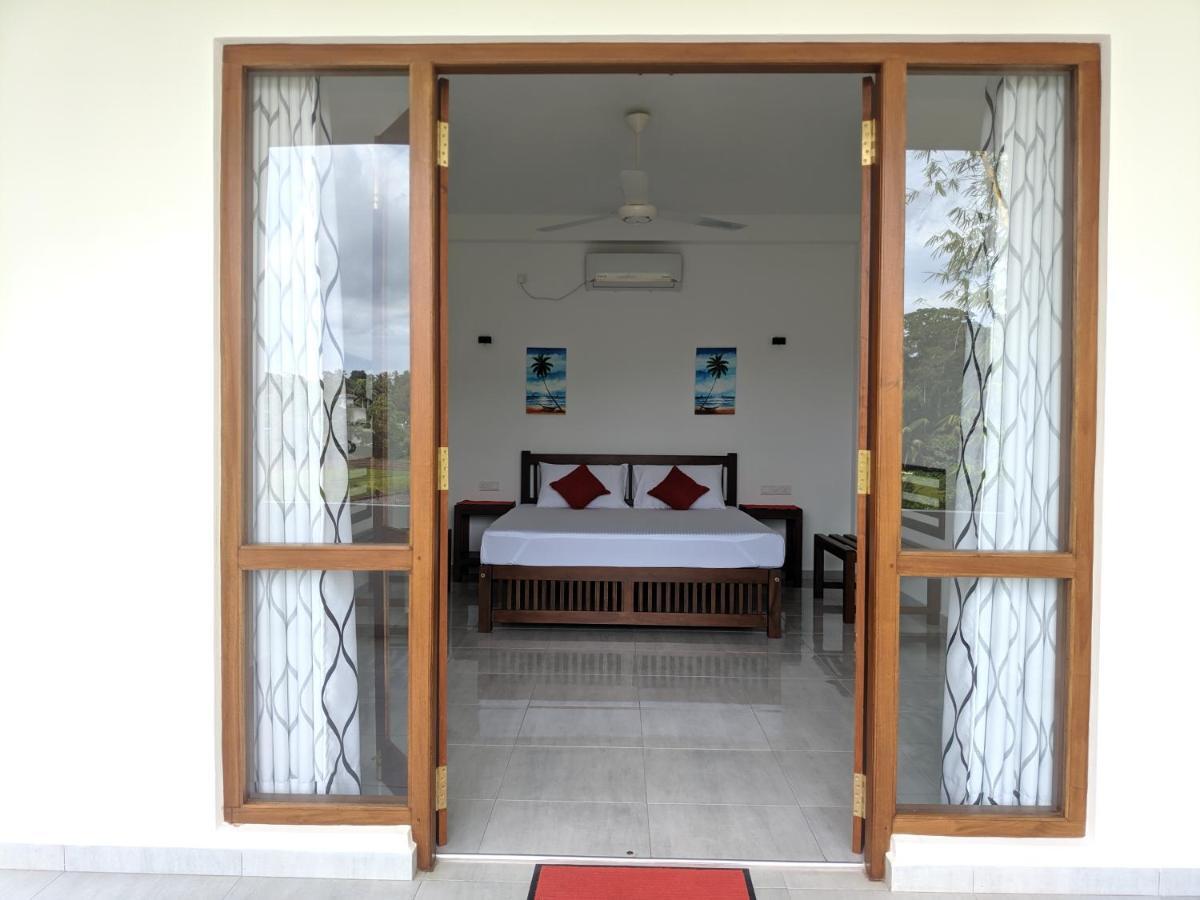 Villa Red Pool Hikkaduwa Bagian luar foto