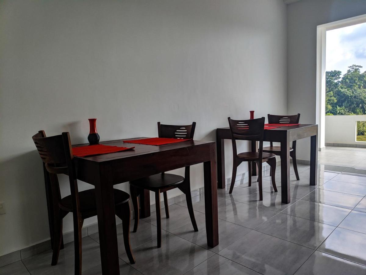 Villa Red Pool Hikkaduwa Bagian luar foto